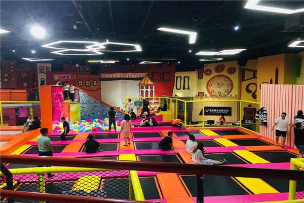 乐翻了蹦床乐园